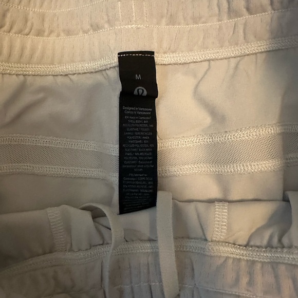 Lululemon Pace Breaker Linerless Short 5" - Picture 3 of 3